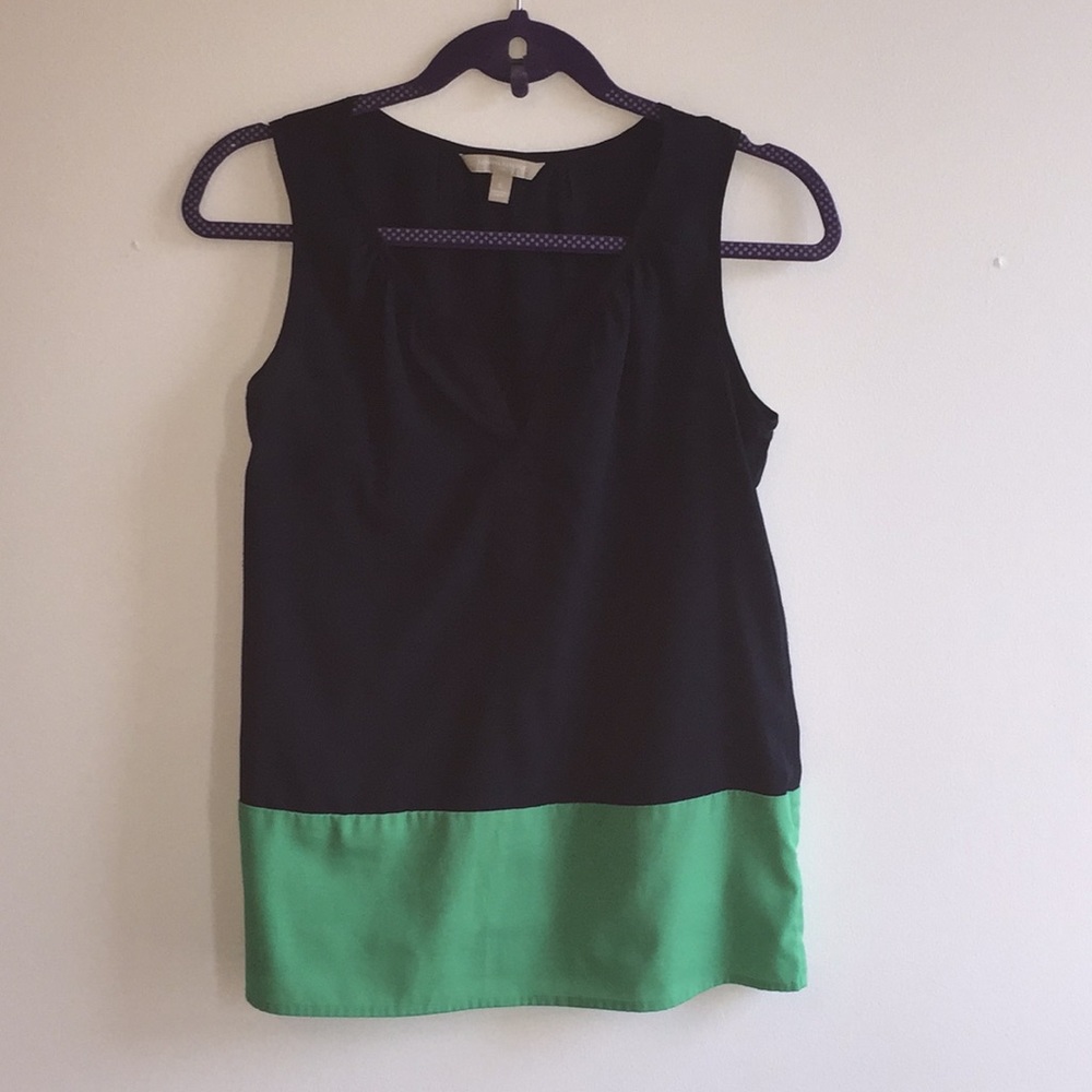 V-Neck Sleeveless blouse